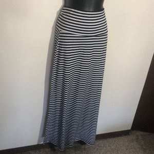 Lily Star Maxi Skirt NWOT